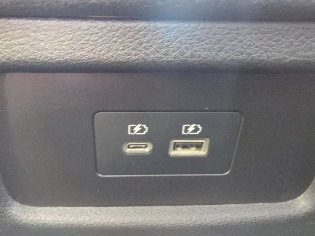 Used 2024 Nissan Pathfinder SV AWD/4WD image 33
