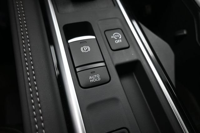 Used 2026 Nissan Pathfinder Platinum FWD image 41