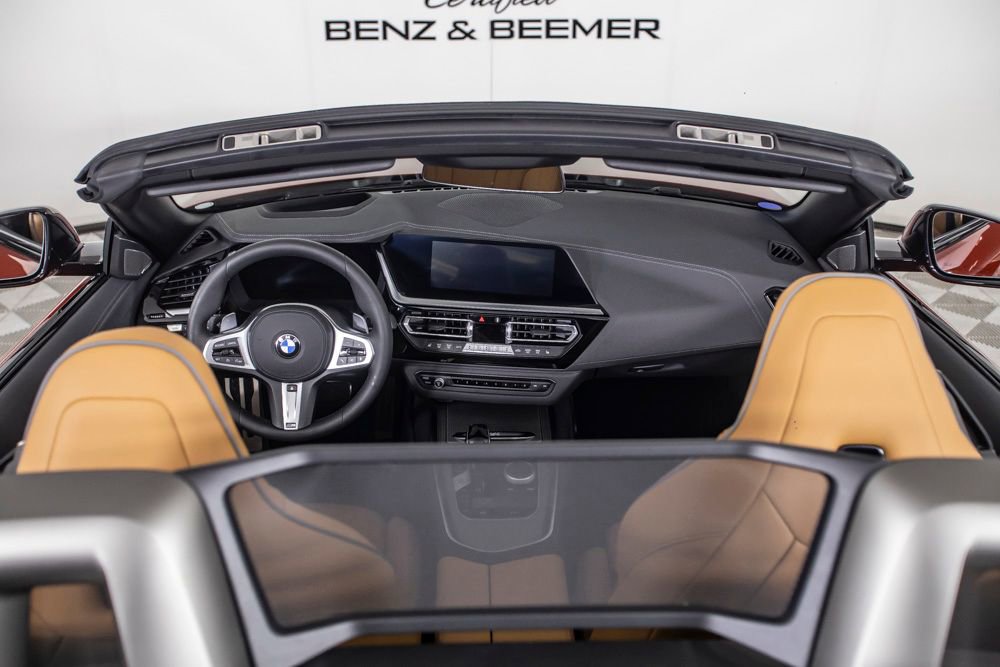 Used 2025 BMW Z4 M40i w/ Premium Package image 11