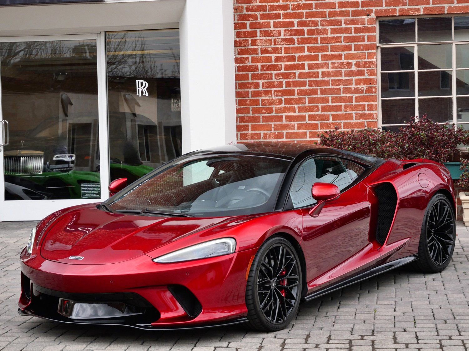 Used 2022 McLaren GT image 13