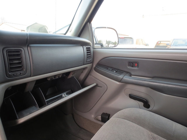 Used 2003 Chevrolet Suburban LS w/ LS Preferred Equipment Group image 19