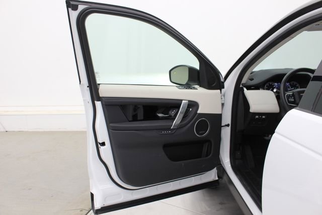 Used 2023 Land Rover Discovery Sport SE image 31