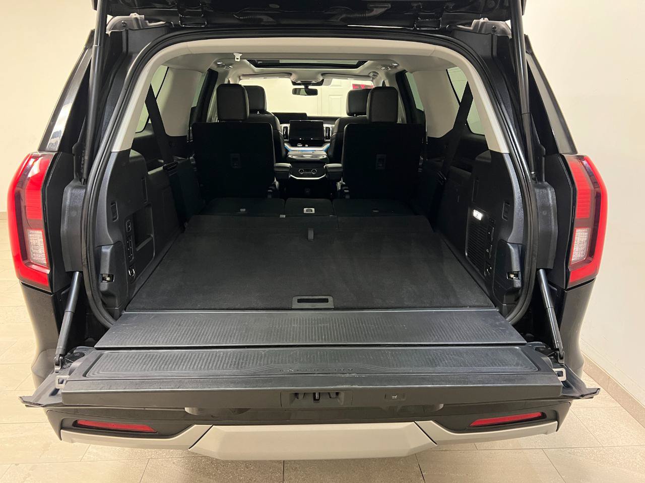 Used 2025 Ford Expedition Max Platinum AWD/4WD image 21