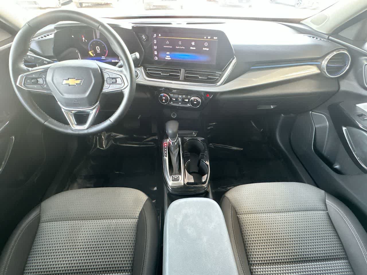 Used 2025 Chevrolet Trax LT w/ LT Convenience Package FWD image 24