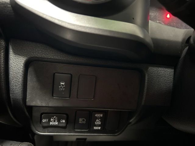 Used 2021 Toyota Tacoma TRD Off-Road AWD/4WD image 21