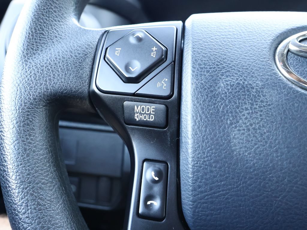 Used 2020 Toyota Tacoma SR AWD/4WD image 15