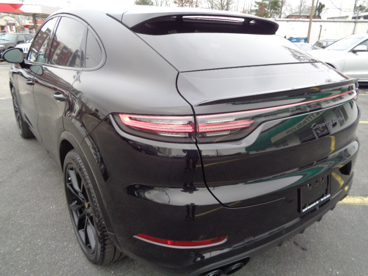 Used 2021 Porsche Cayenne Turbo w/ Performance Package (PG2) AWD/4WD image 20