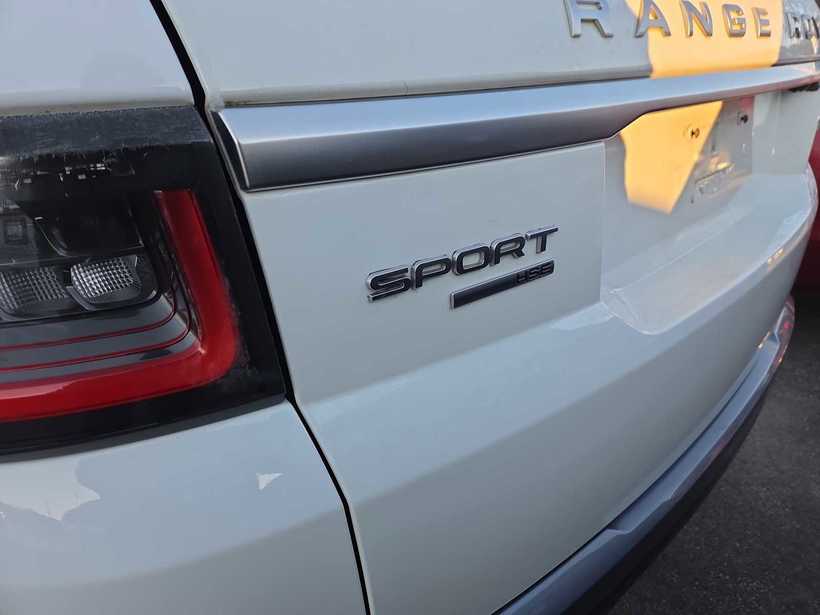 Used 2018 Land Rover Range Rover Sport HSE image 5