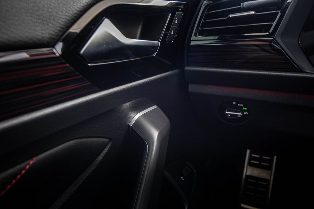 Used 2022 Volkswagen Jetta GLI Autobahn FWD image 32