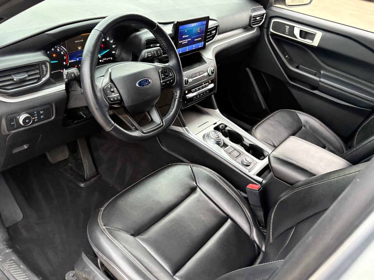 Used 2020 Ford Explorer XLT w/ Equipment Group 202A image 16