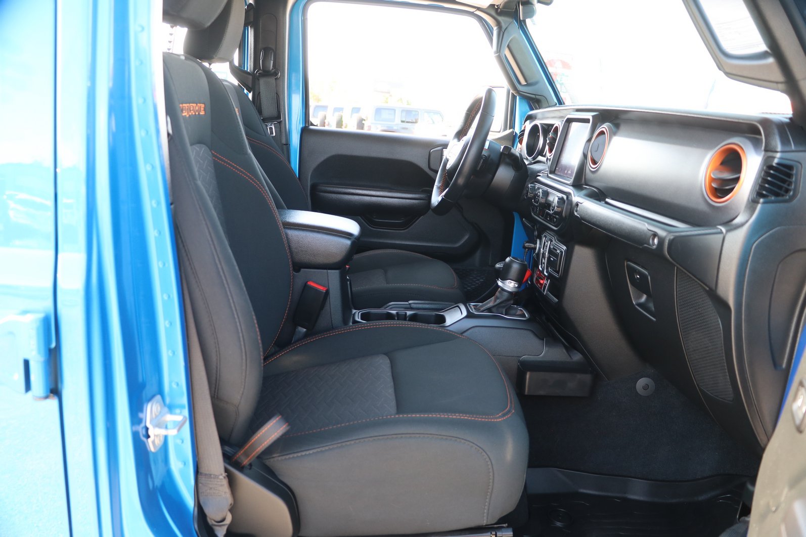 Used 2021 Jeep Gladiator Mojave AWD/4WD image 30