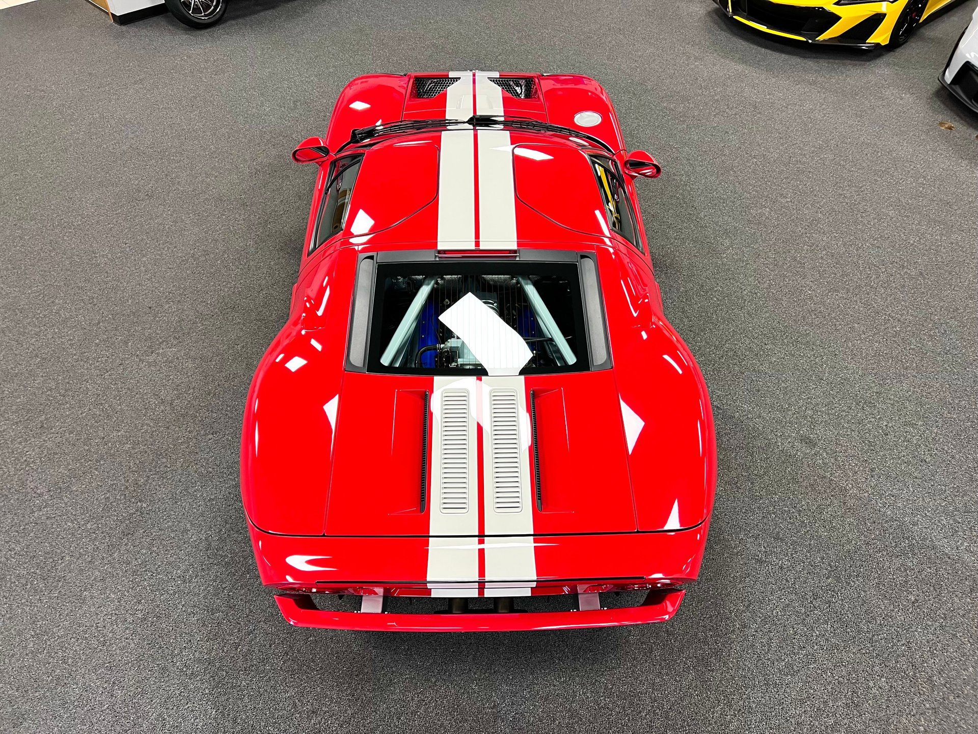 Used 2005 Ford GT RWD image 8