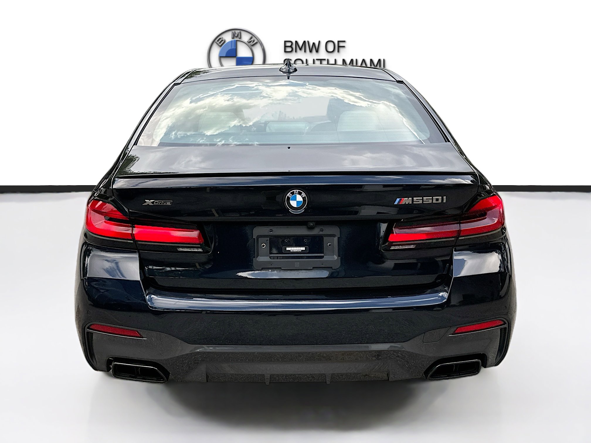 Certified 2023 BMW M550i xDrive w/ Dynamic Handling Package image 6