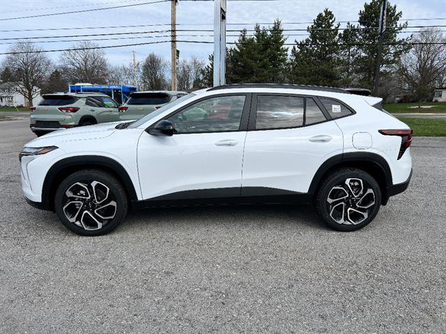 New 2026 Chevrolet Trax RS image 2