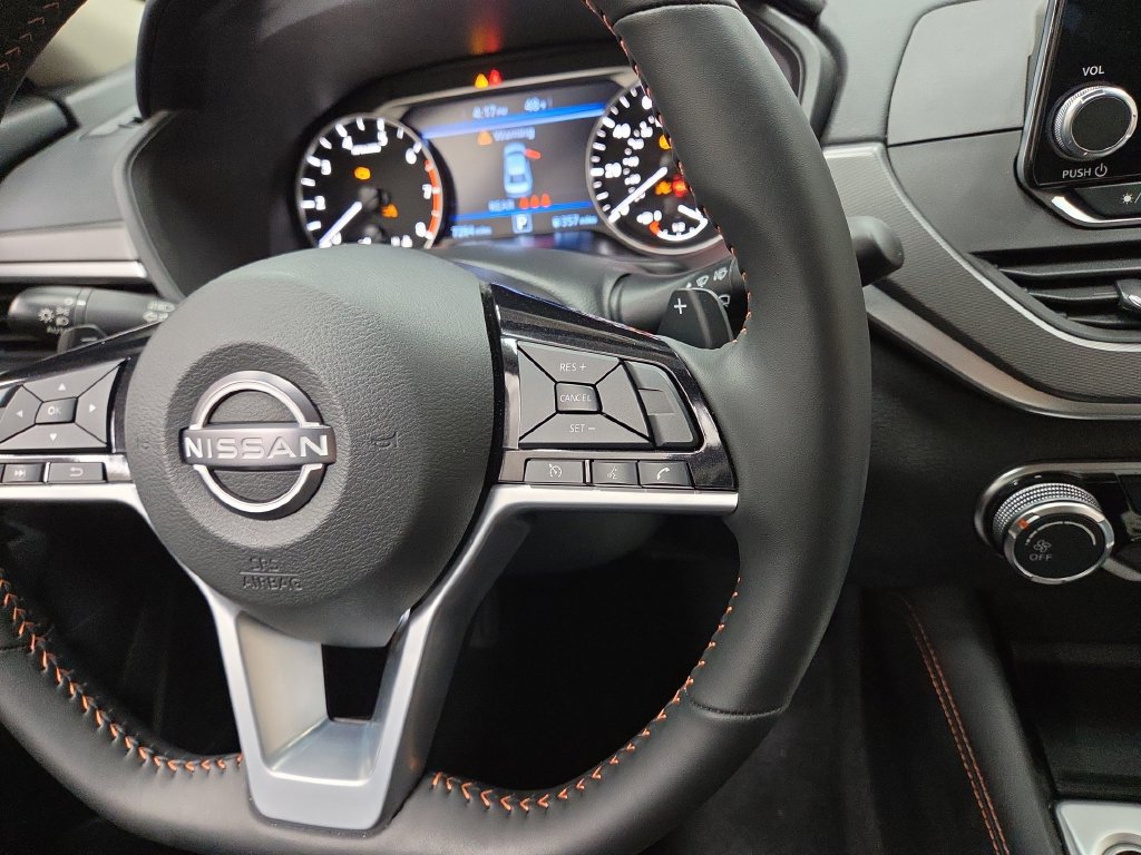 Used 2025 Nissan Altima 2.5 SR AWD/4WD image 17