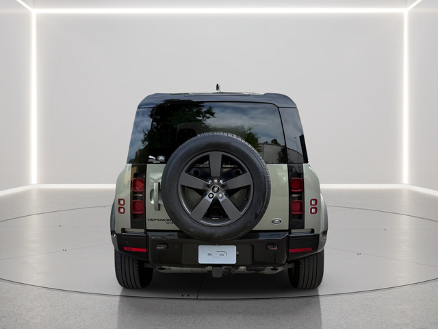 Used 2023 Land Rover Defender 110 X-Dynamic SE AWD/4WD image 4