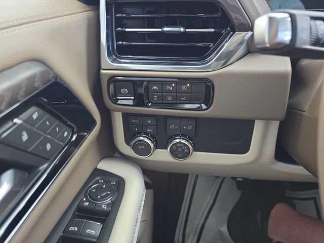 New 2026 GMC Yukon XL Denali w/ Sun & Power Step Package AWD/4WD image 20