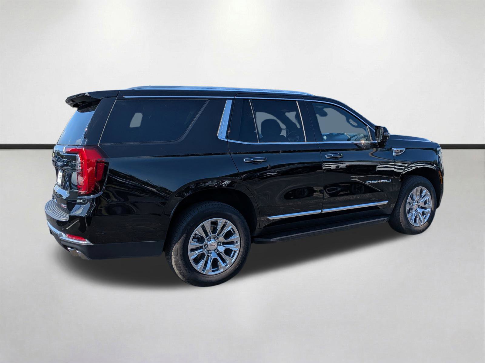 Used 2025 GMC Yukon Denali AWD/4WD image 4