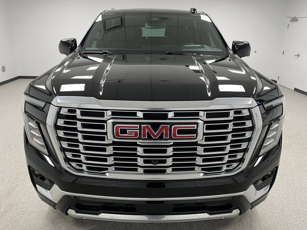 Used 2026 GMC Yukon XL Denali w/ Sun & Power Step Package AWD/4WD image 3