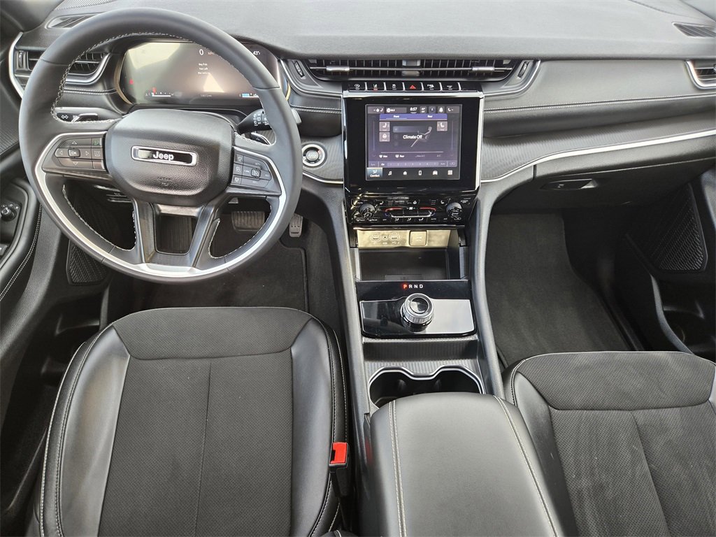 Used 2024 Jeep Grand Cherokee L Altitude image 14