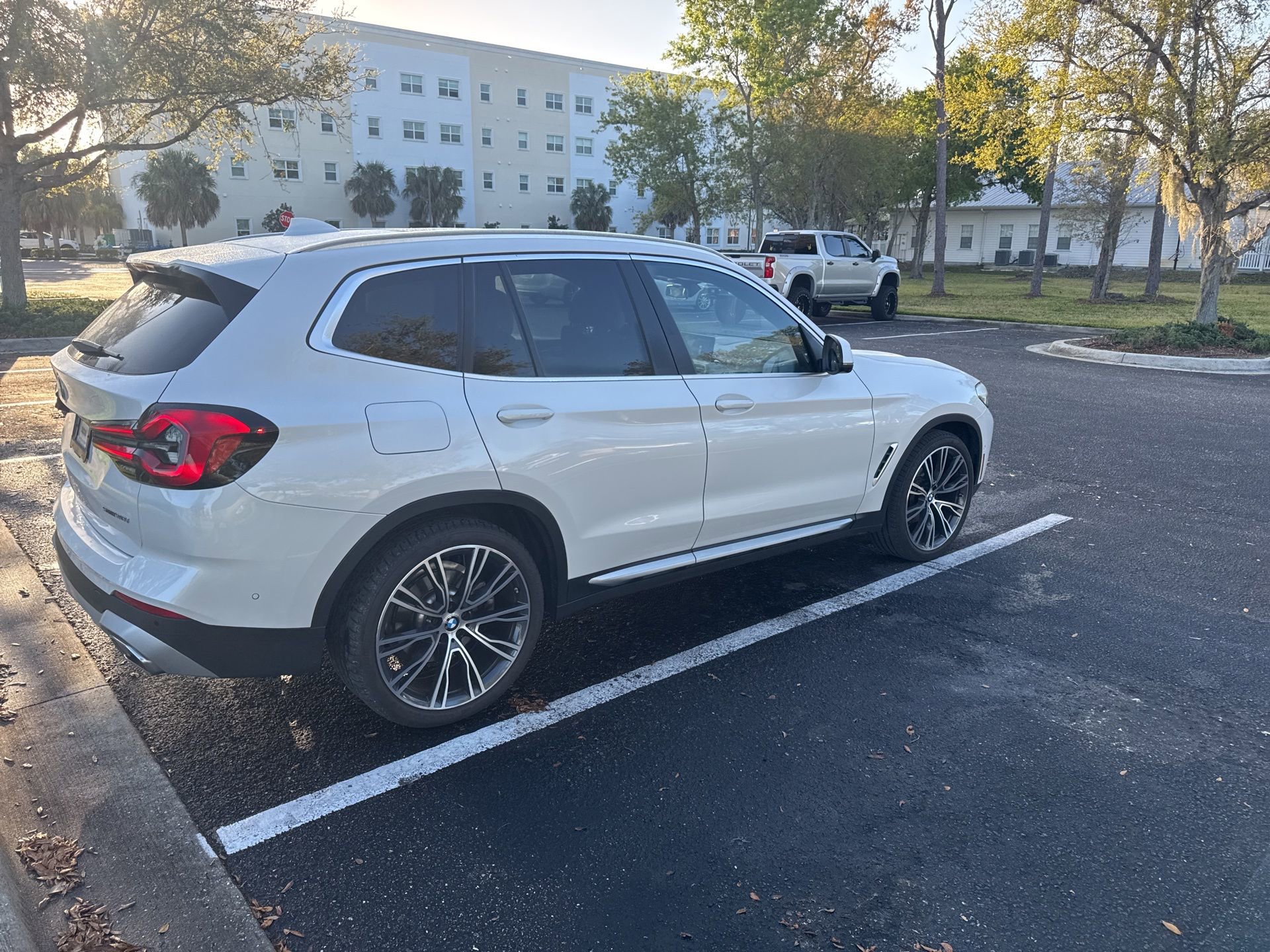 Used 2024 BMW X3 sDrive30i w/ Premium Package w/ZPA image 4