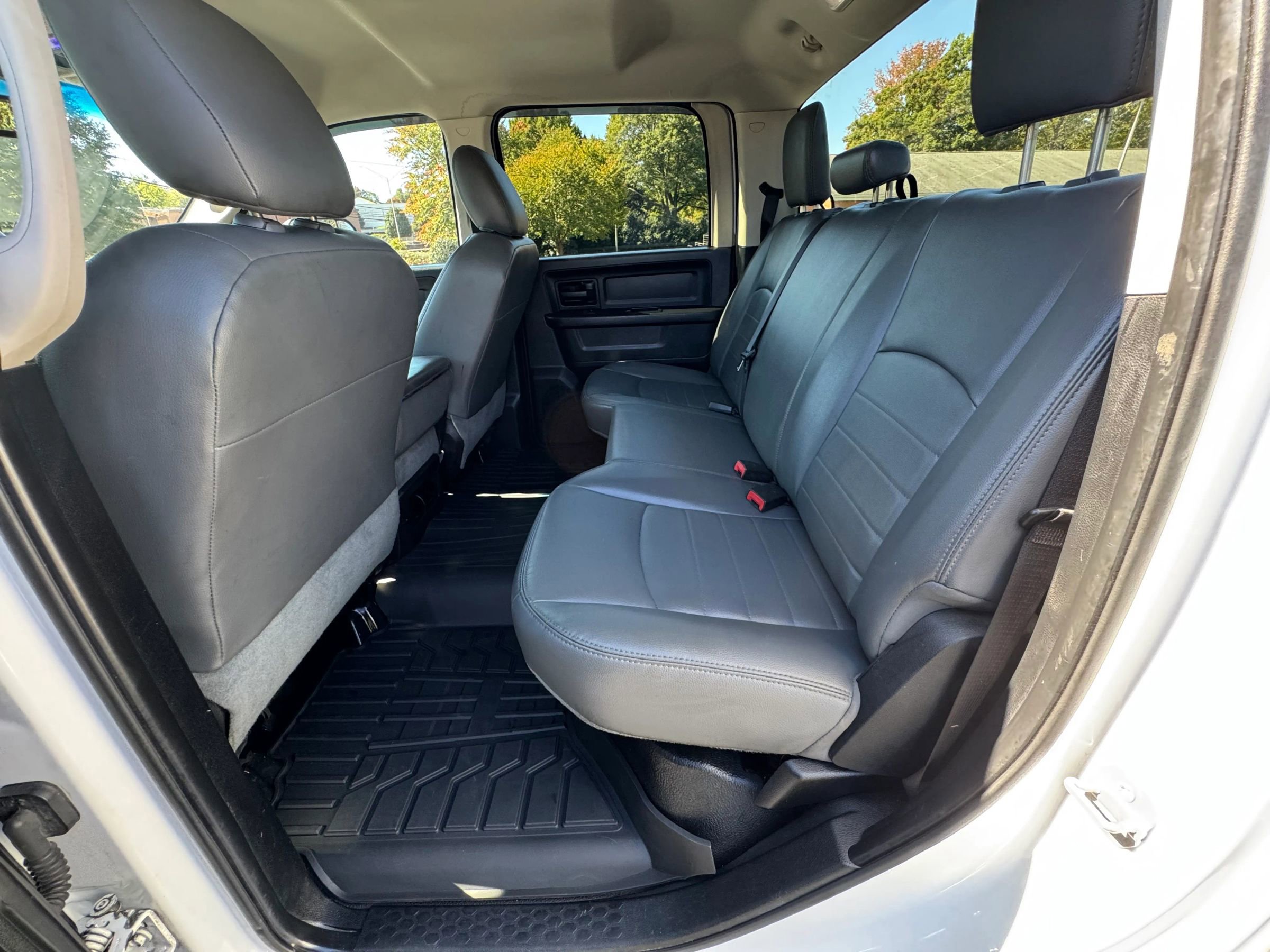 Used 2016 RAM 3500 Tradesman w/ Chrome Appearance Group image 17