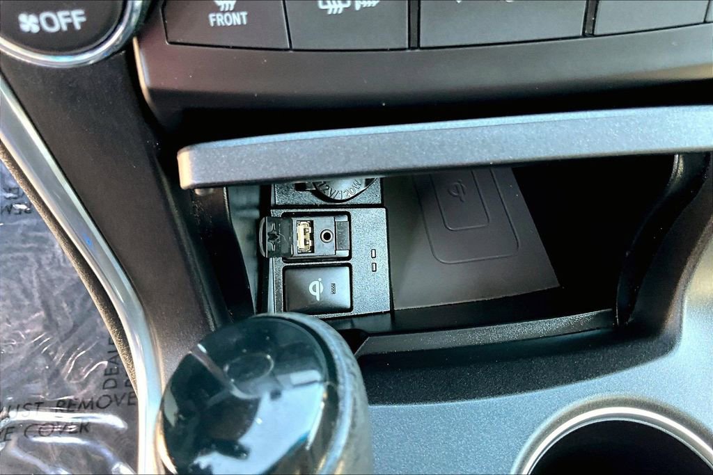 Used 2017 Toyota Camry XSE FWD image 18