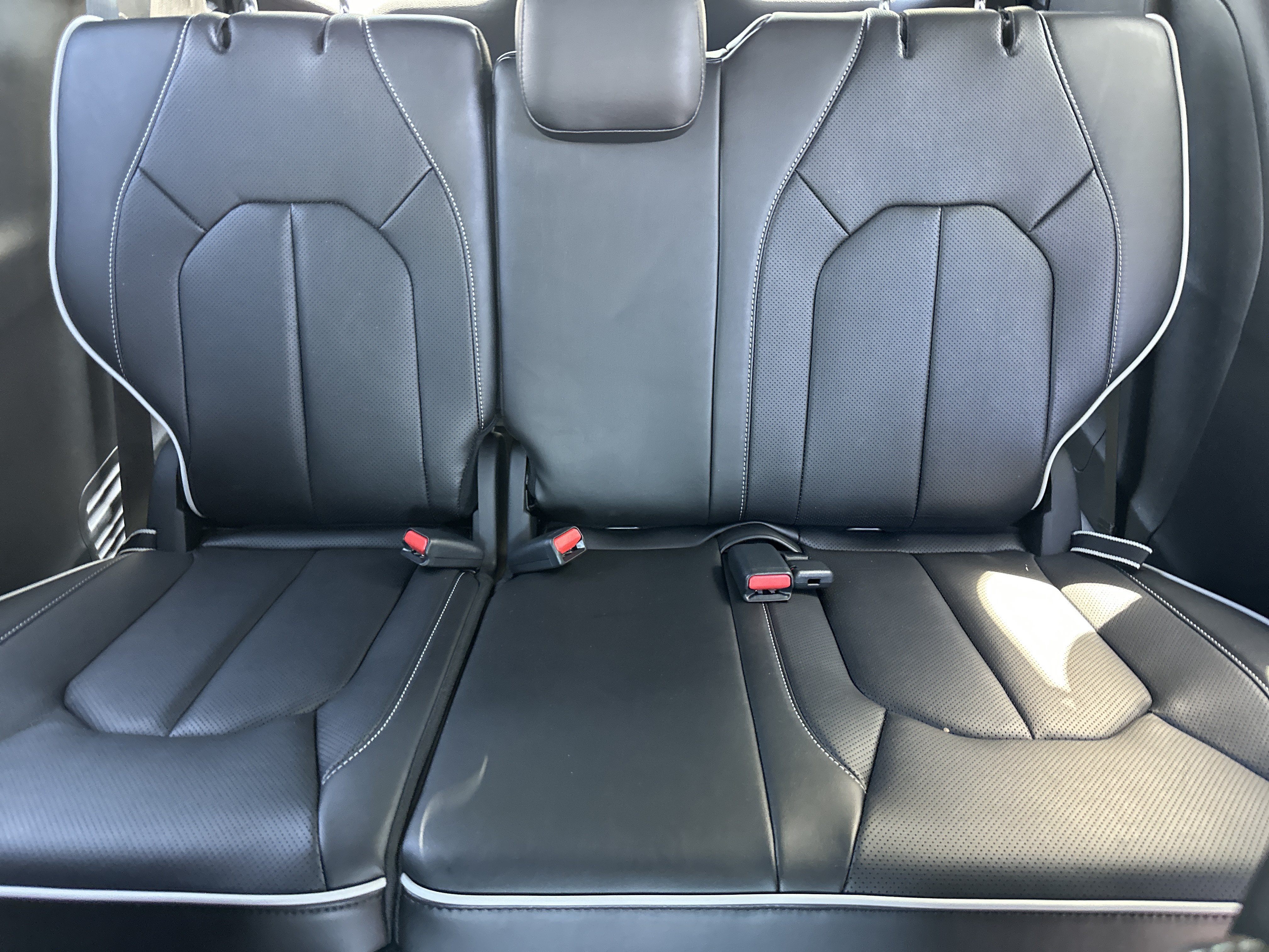 New 2027 Chrysler Pacifica Limited w/ Family Tech Group FWD image 26