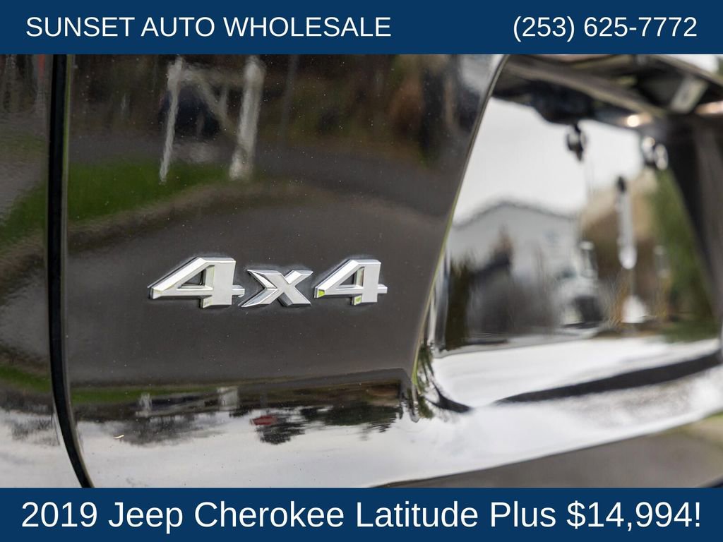 Used 2019 Jeep Cherokee Latitude Plus image 32