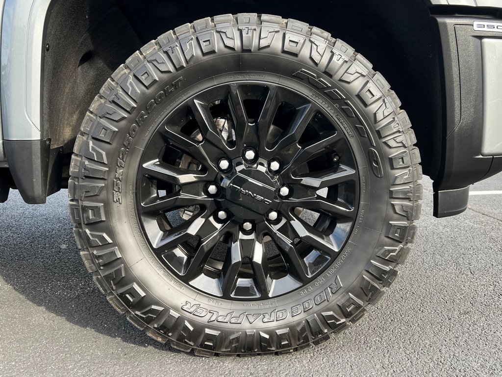 Used 2025 GMC Sierra 3500 Denali Ultimate image 19