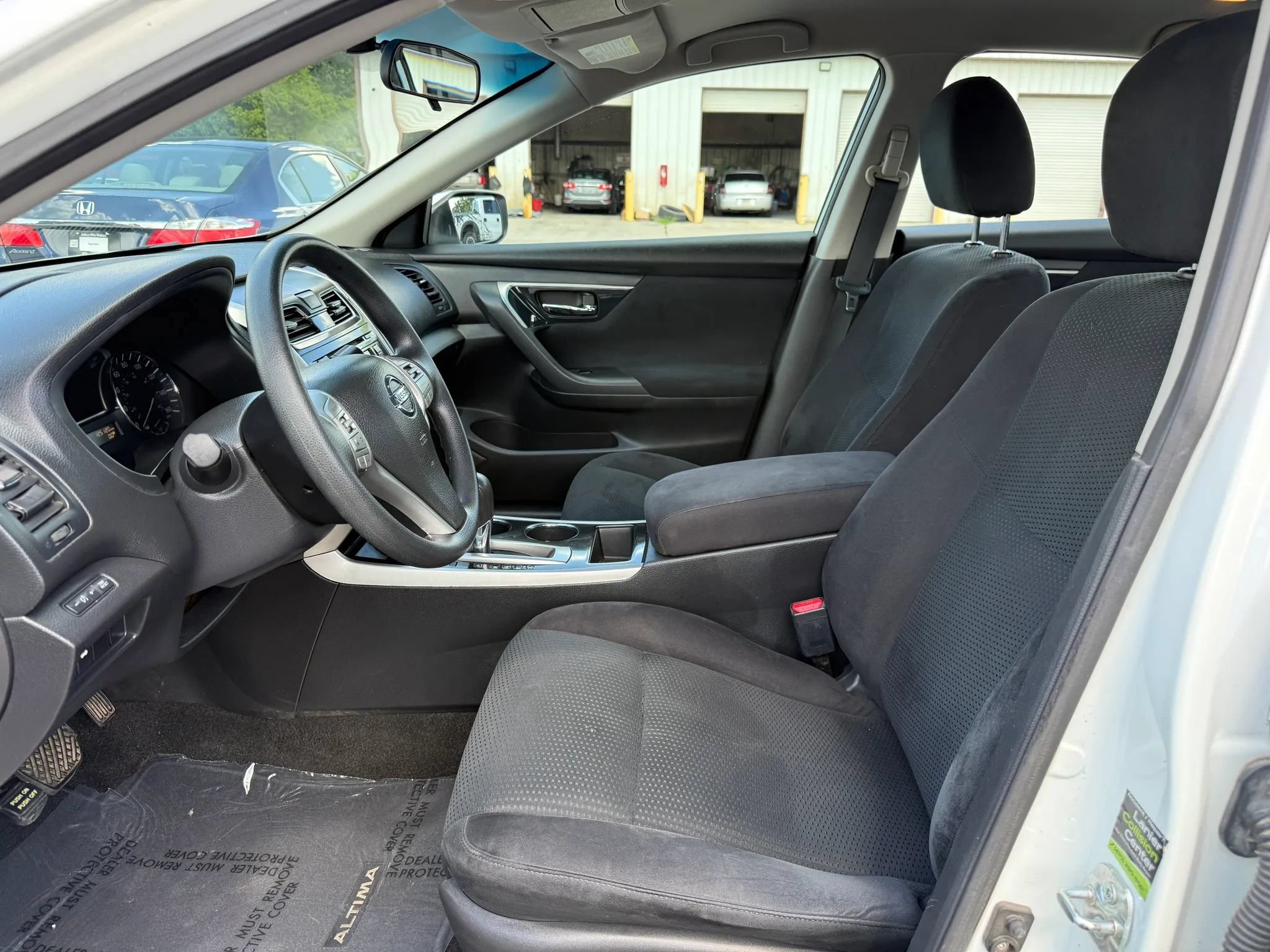 Used 2014 Nissan Altima 2.5 S FWD image 2