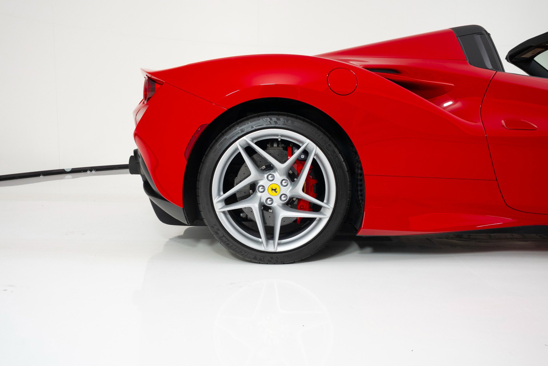 Used 2021 Ferrari F8 Tributo image 14