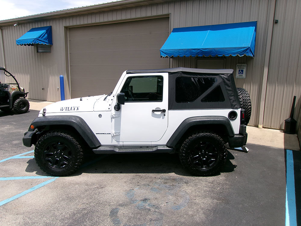 Used 2016 Jeep Wrangler Sport AWD/4WD image 3