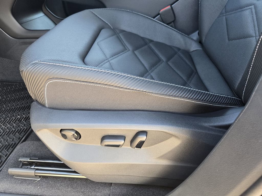 New 2026 Volkswagen Atlas Cross Sport SE image 19