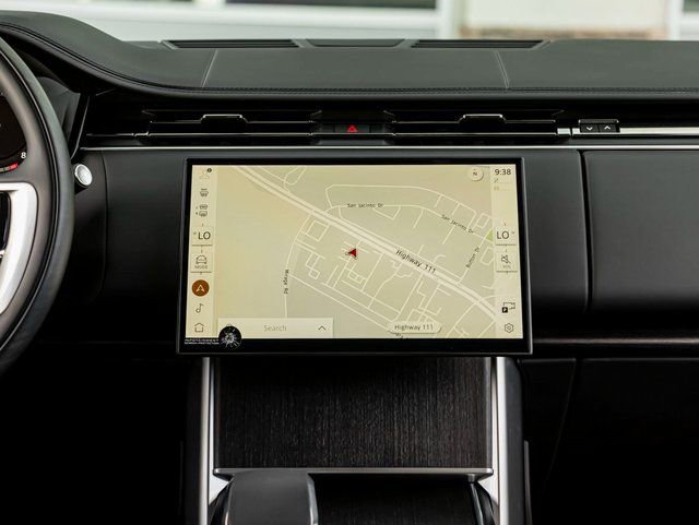 New 2026 Land Rover Range Rover SE image 19