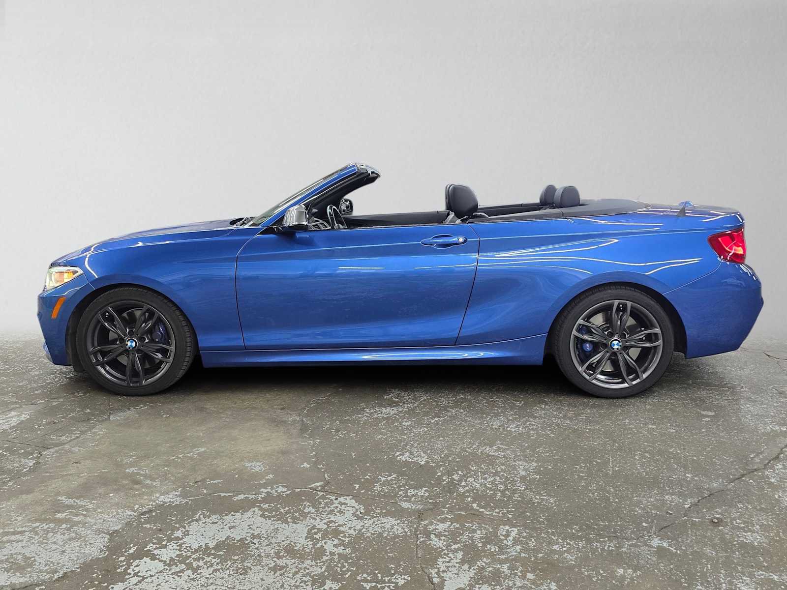 Used 2016 BMW M235i Convertible RWD image 6