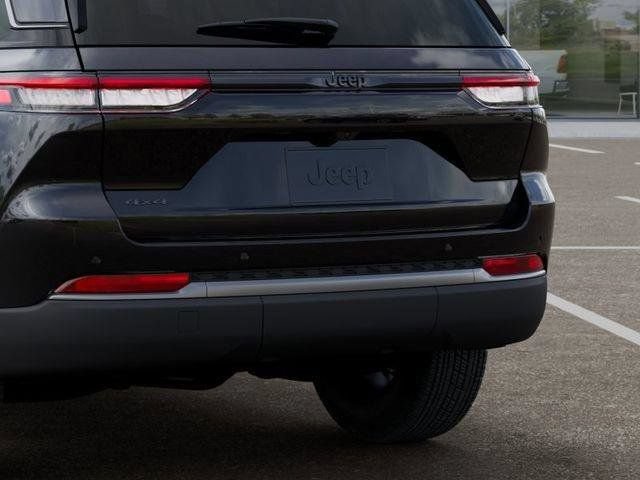 New 2026 Jeep Grand Cherokee Altitude AWD/4WD image 13