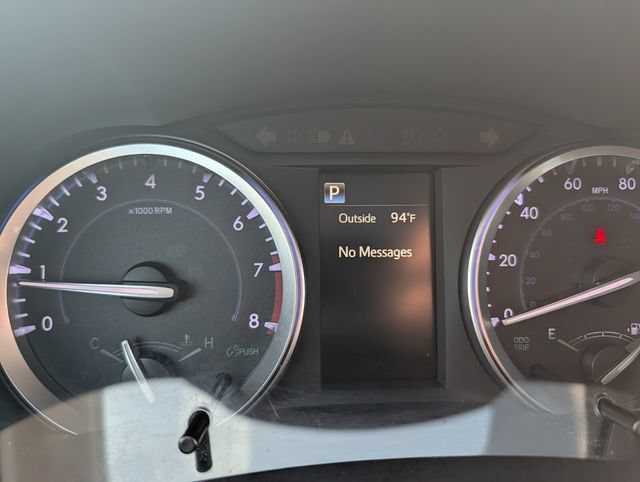Used 2018 Toyota Highlander SE FWD image 25