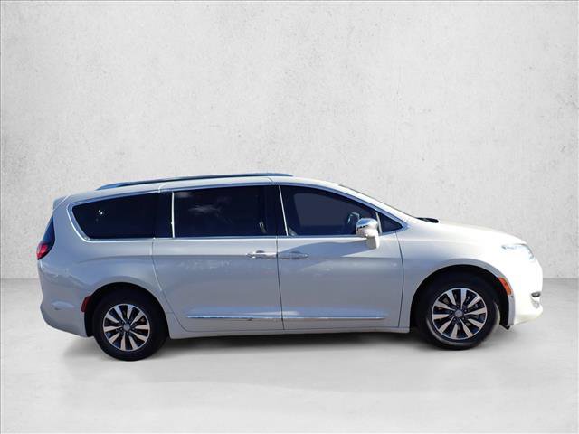 Used 2020 Chrysler Pacifica Limited w/ Advanced Safetytec Group FWD image 2