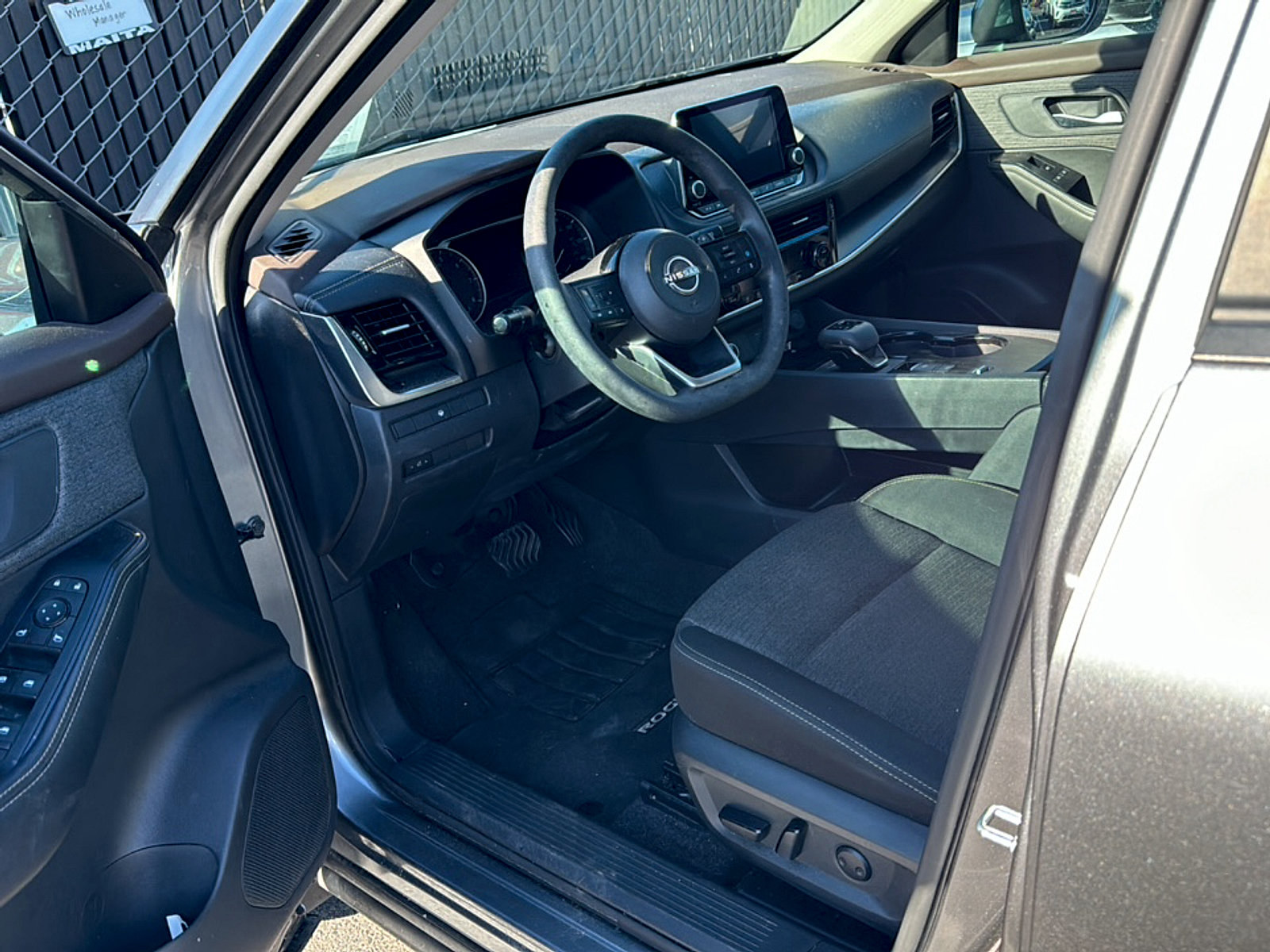 Used 2022 Nissan Rogue SV FWD video 2