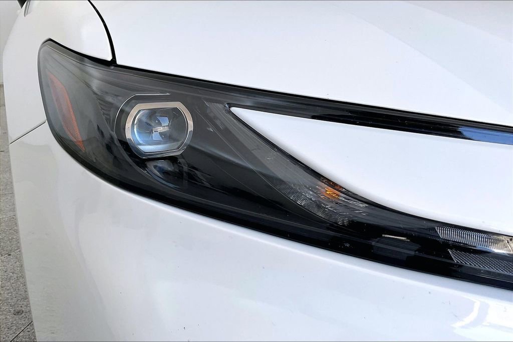 Used 2025 Toyota Camry SE image 38