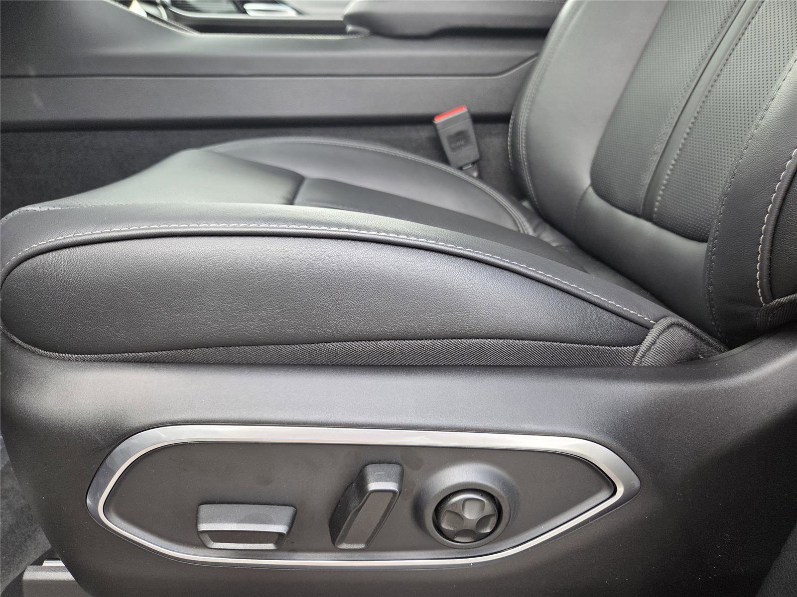 New 2026 Jeep Grand Wagoneer Limited image 20