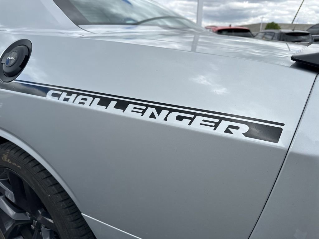 Used 2021 Dodge Challenger SXT w/ Plus Package RWD image 4