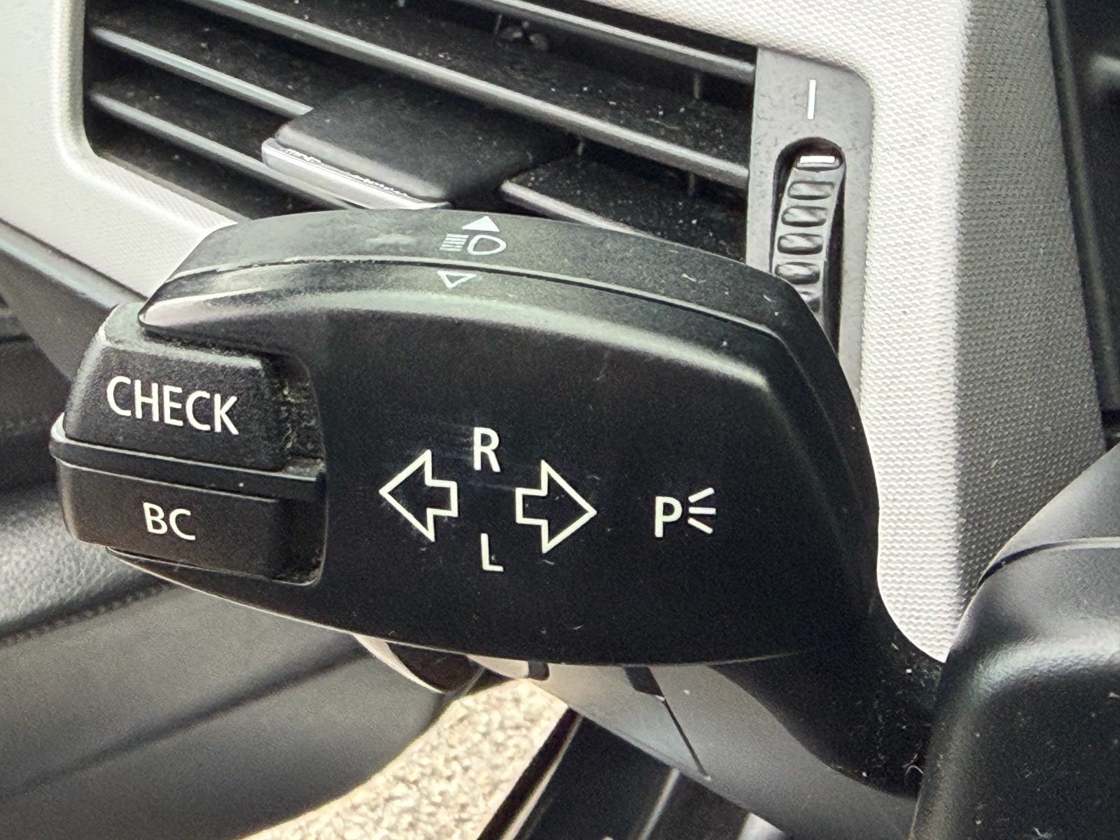 Used 2010 BMW 535i xDrive Sedan AWD/4WD image 27