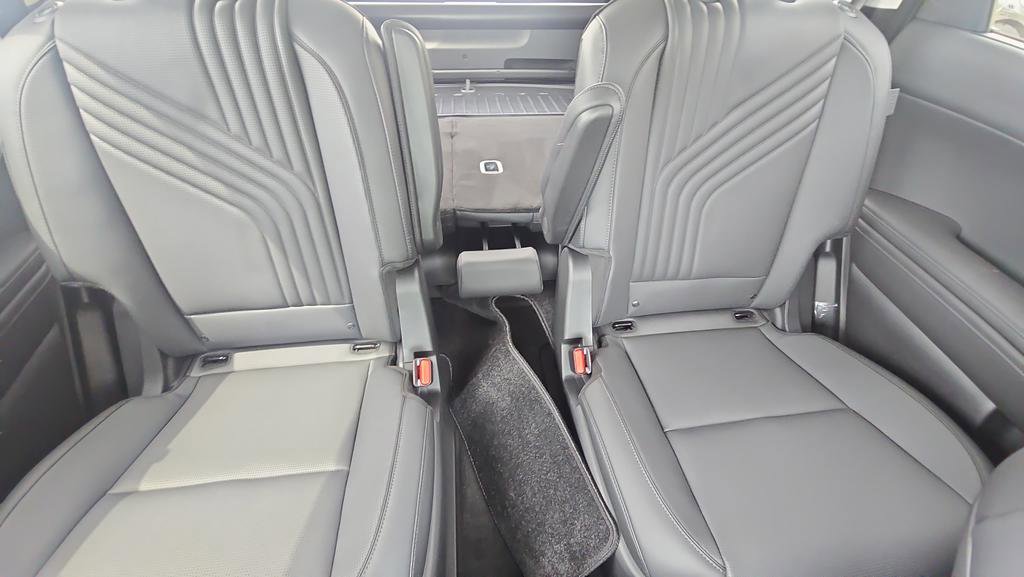 New 2026 Hyundai Palisade SEL Premium FWD image 9