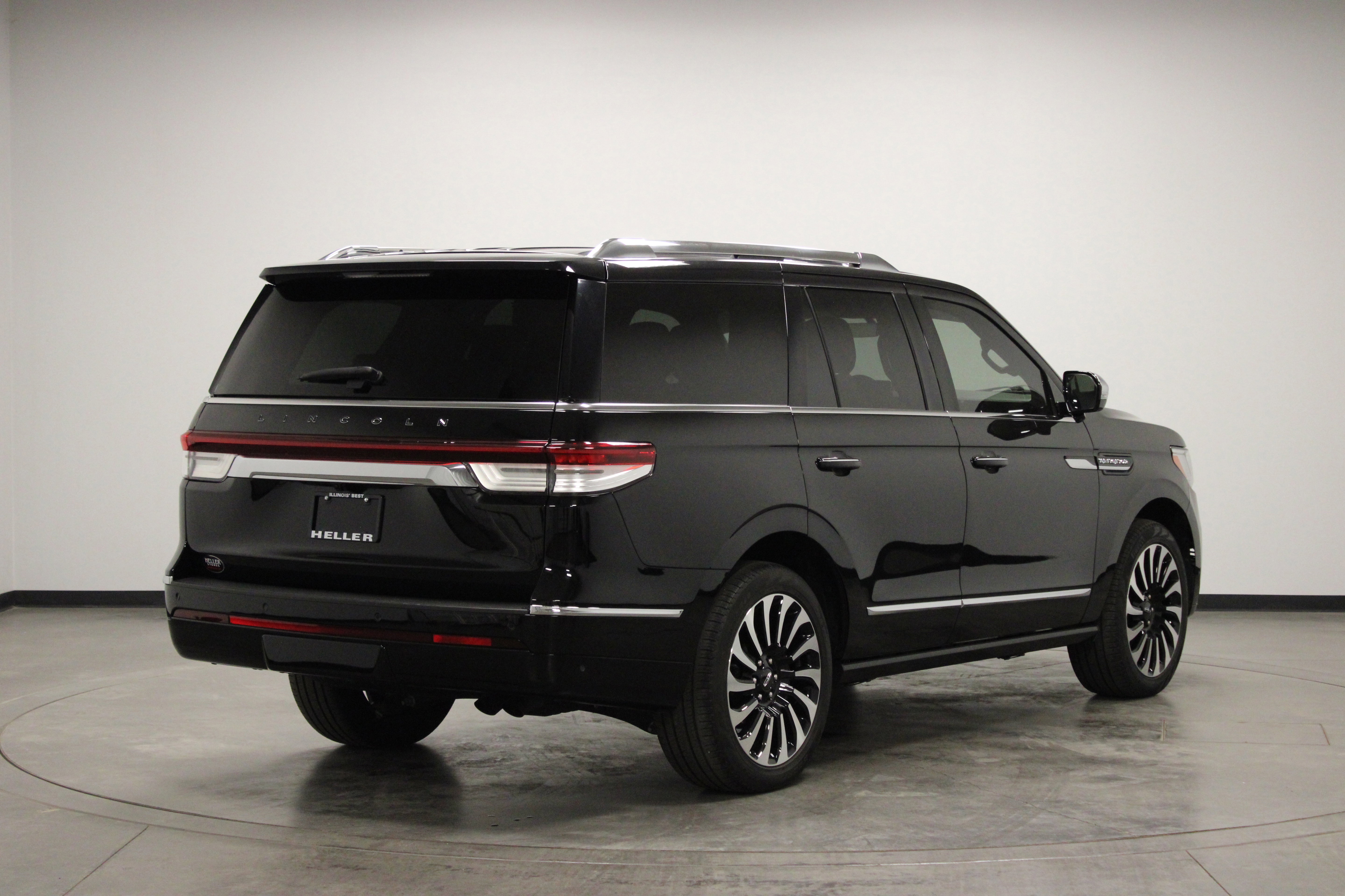 Used 2023 Lincoln Navigator Black Label AWD/4WD image 8