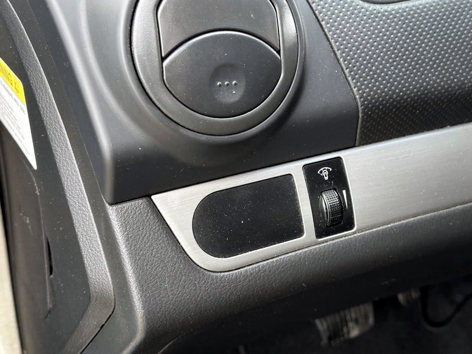 Used 2009 Chevrolet Aveo LT w/ Power and Convenience Package image 18