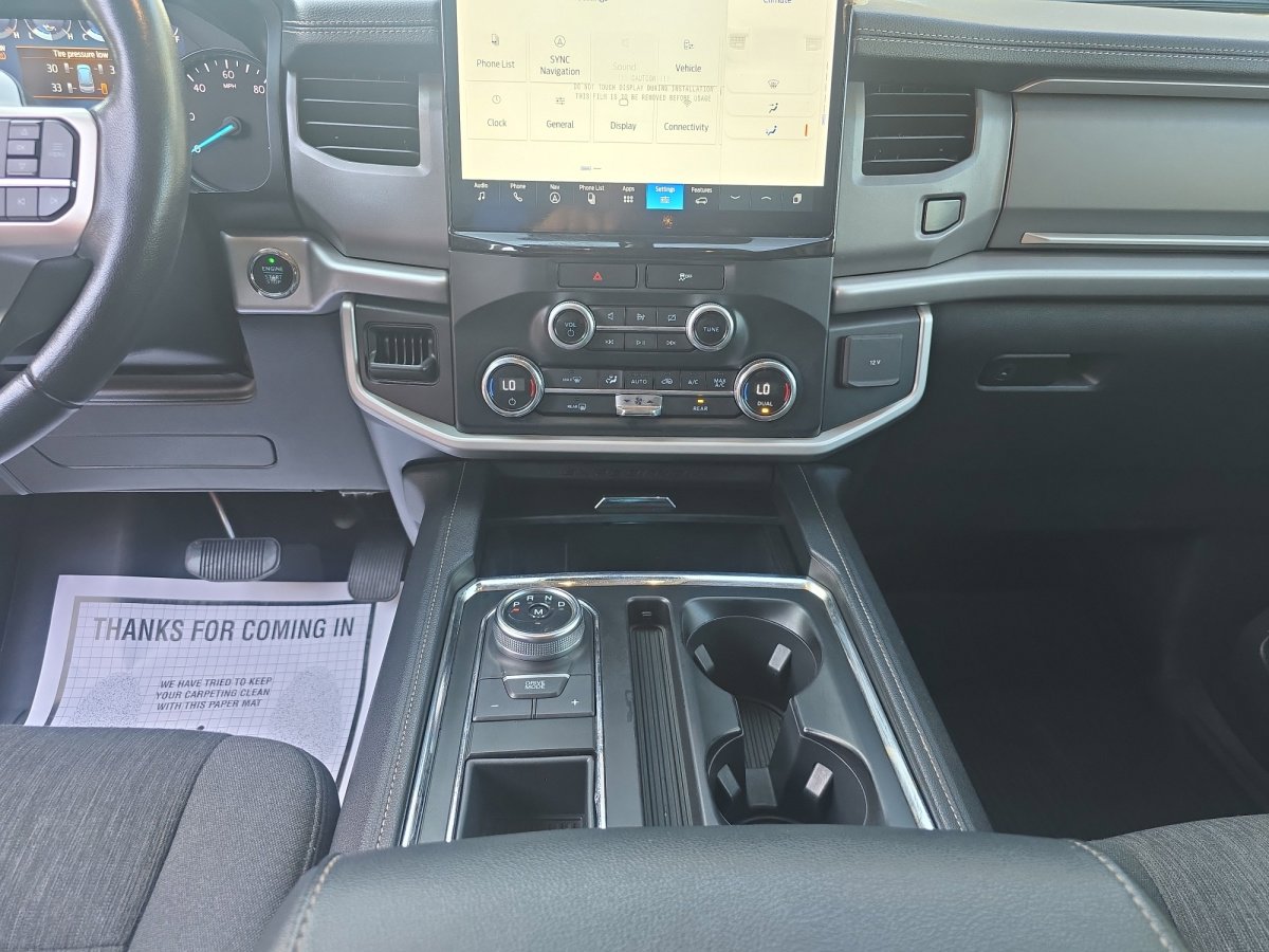 Used 2022 Ford Expedition XLT image 3