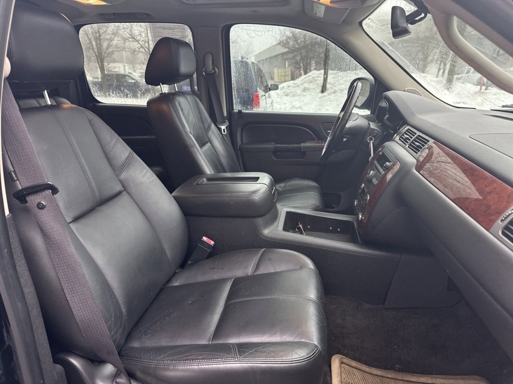 Used 2011 Chevrolet Avalanche LT w/ Luxury Package image 36