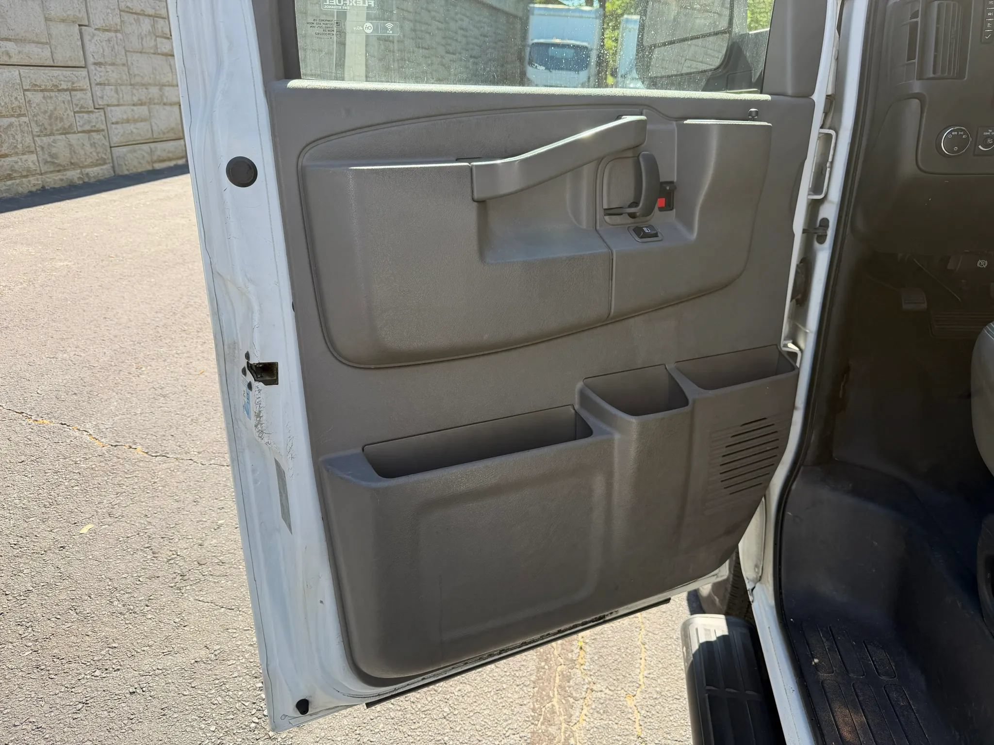 Used 2017 Chevrolet Express 2500 LS RWD image 22